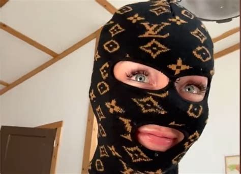 skimaskgirl leaks  The Ski Mask Girl began posting on TikTok in late 2020